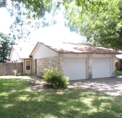 NW - DUPLEX 2BED -- **** 30 DAYS FREE RENT W/ LEASE THROUGH 5/31/26: w/ qualified app** – photo 1