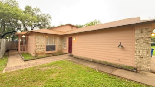 FREE RENT: OFFERING 1 - 2 YEAR LEASE - CALL FOR DETAILS - NORTH – photo 1