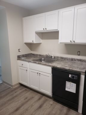 Spacious 2 Bedroom 2 Bathroom Unit with Nook!