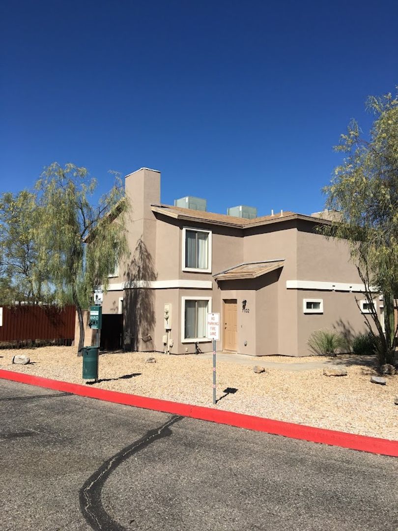 Tucson Apartment: 8980 E Speedway