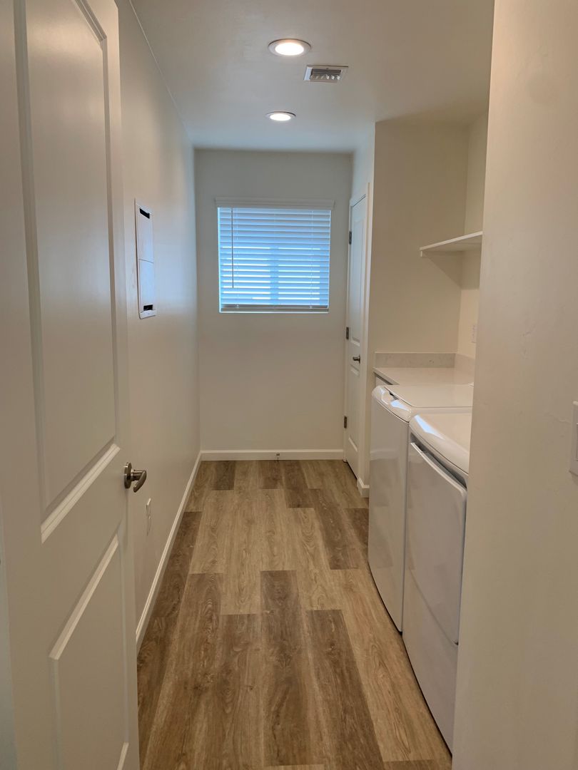 Laundry room at Pantano Vista (2 of 4)