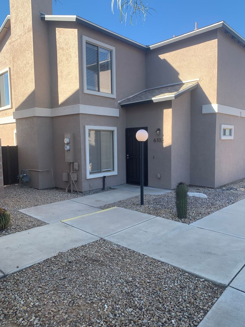 Tucson Apartment: 8980 E Speedway