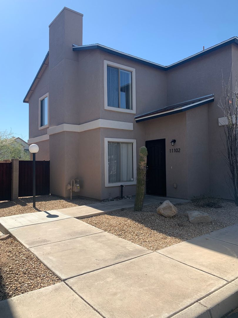 Tucson Apartment: 8980 E Speedway