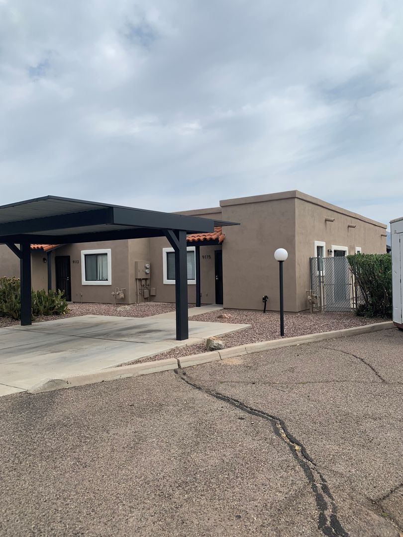 Tucson Apartment: 9101-9115 E Esperanza Drive