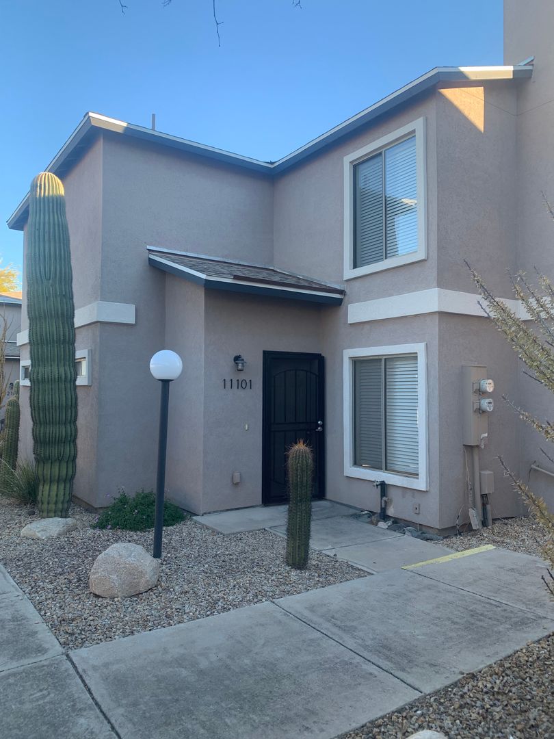 Tucson Apartment: 8980 E Speedway