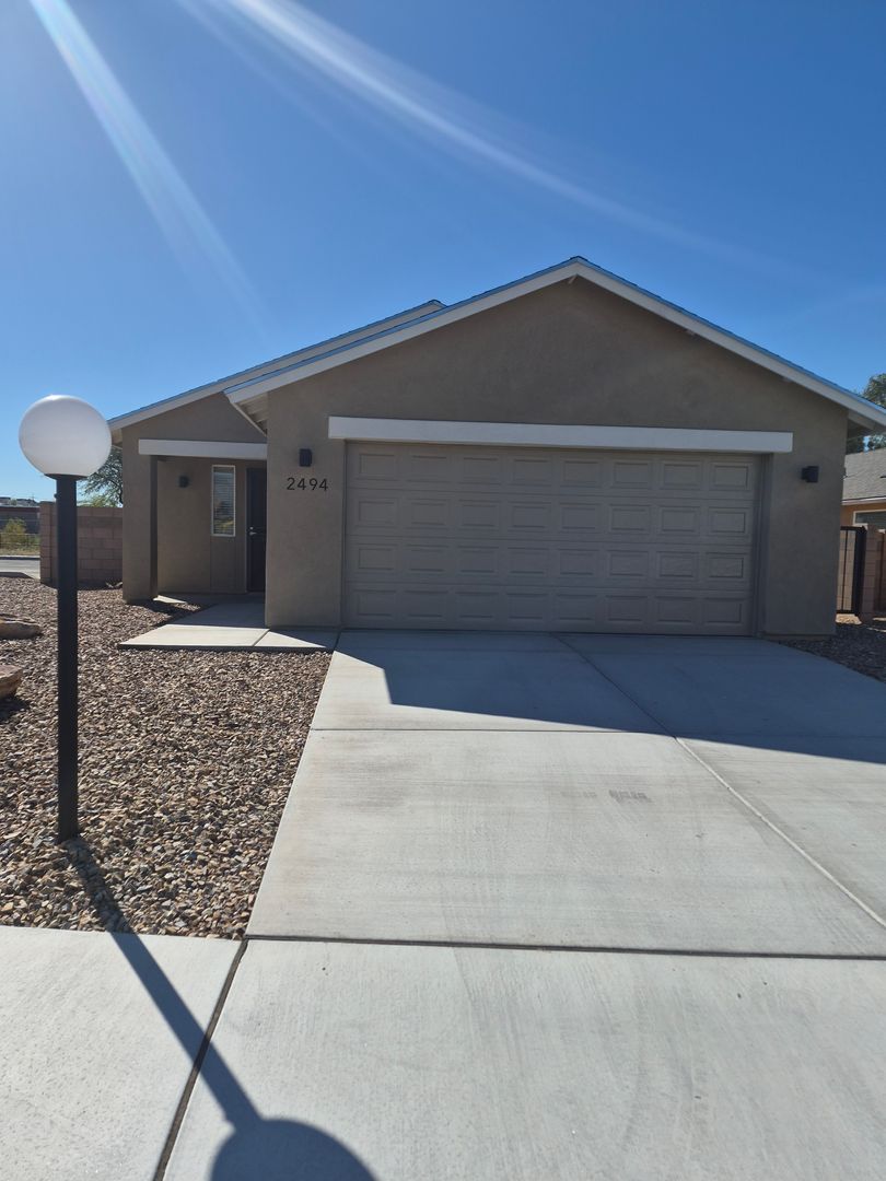 Tucson Apartment: 8315 E Golf Links