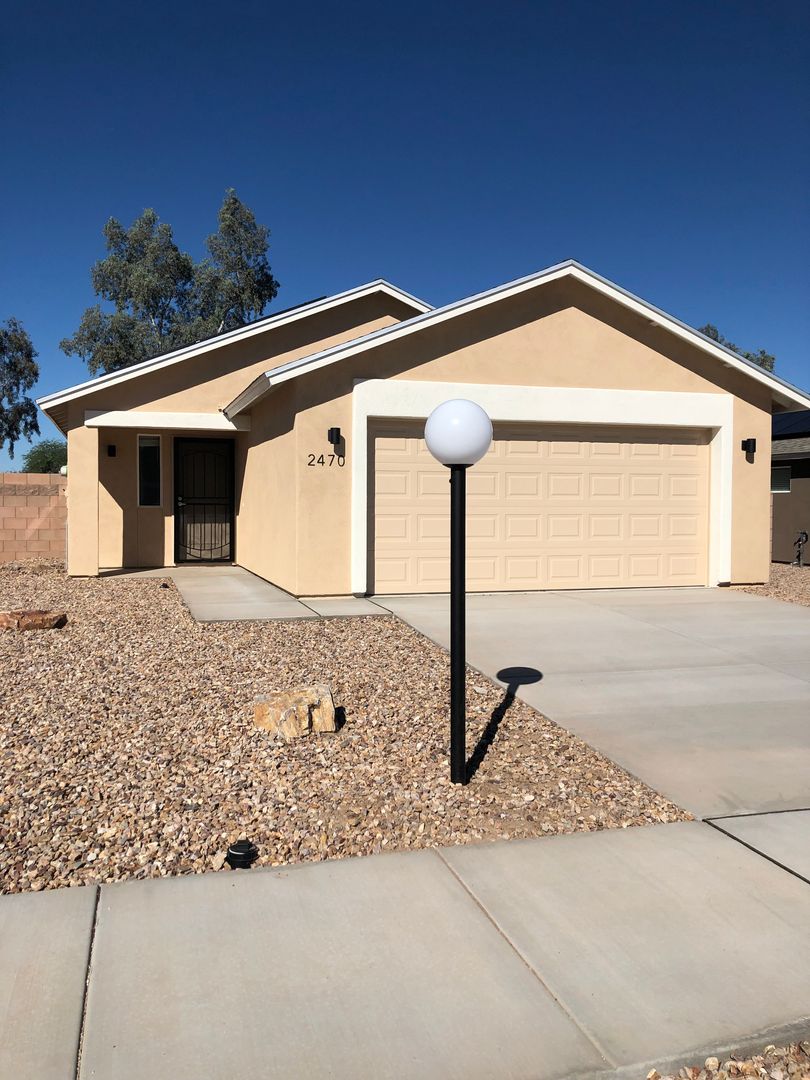 Tucson Apartment: 8315 E Golf Links