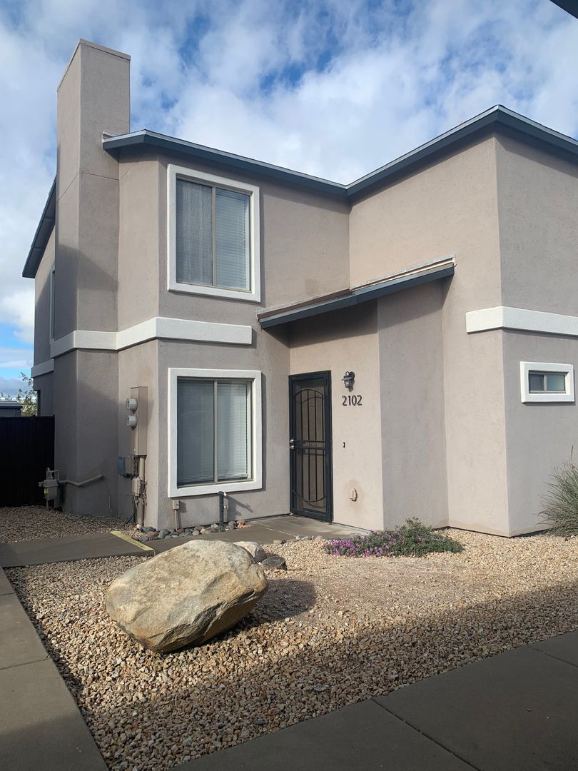 Tucson Apartment: 8980 E Speedway