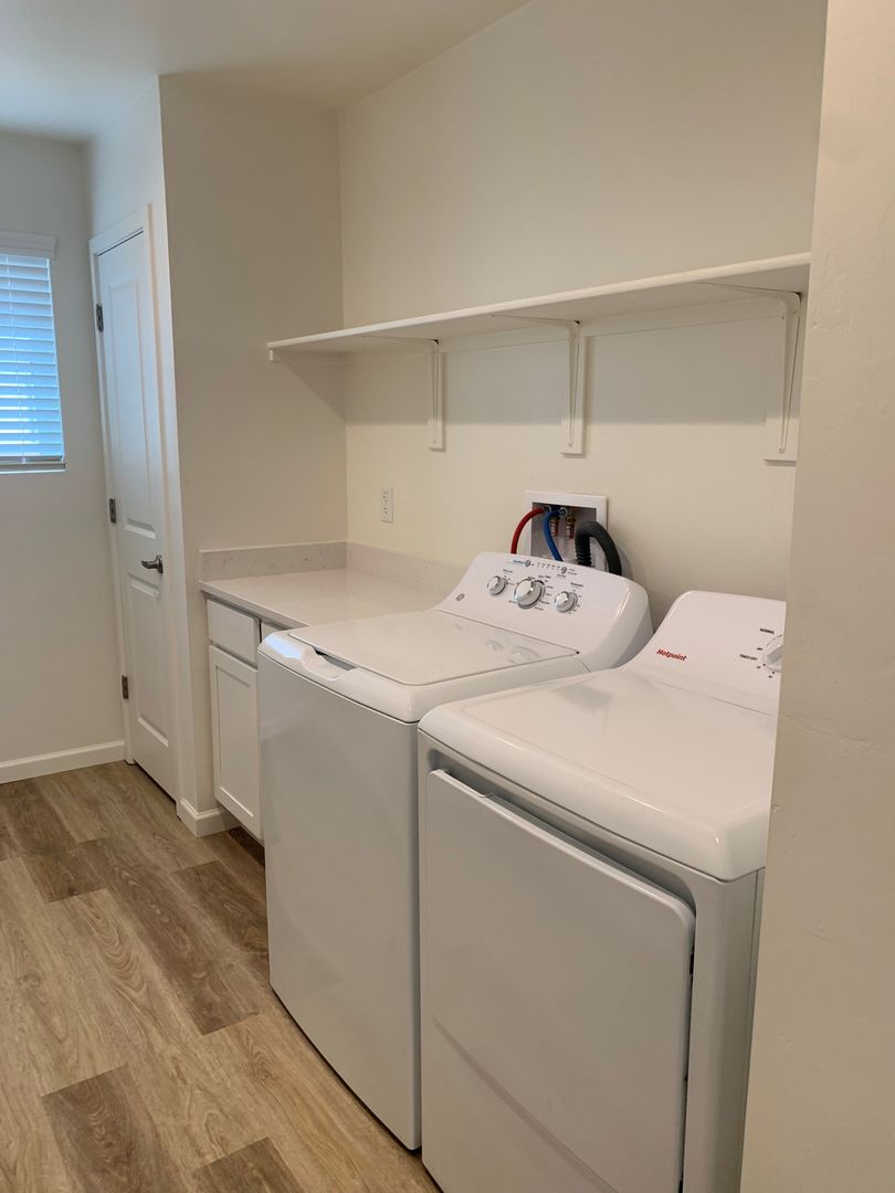 Laundry room at Pantano Vista (3 of 4)