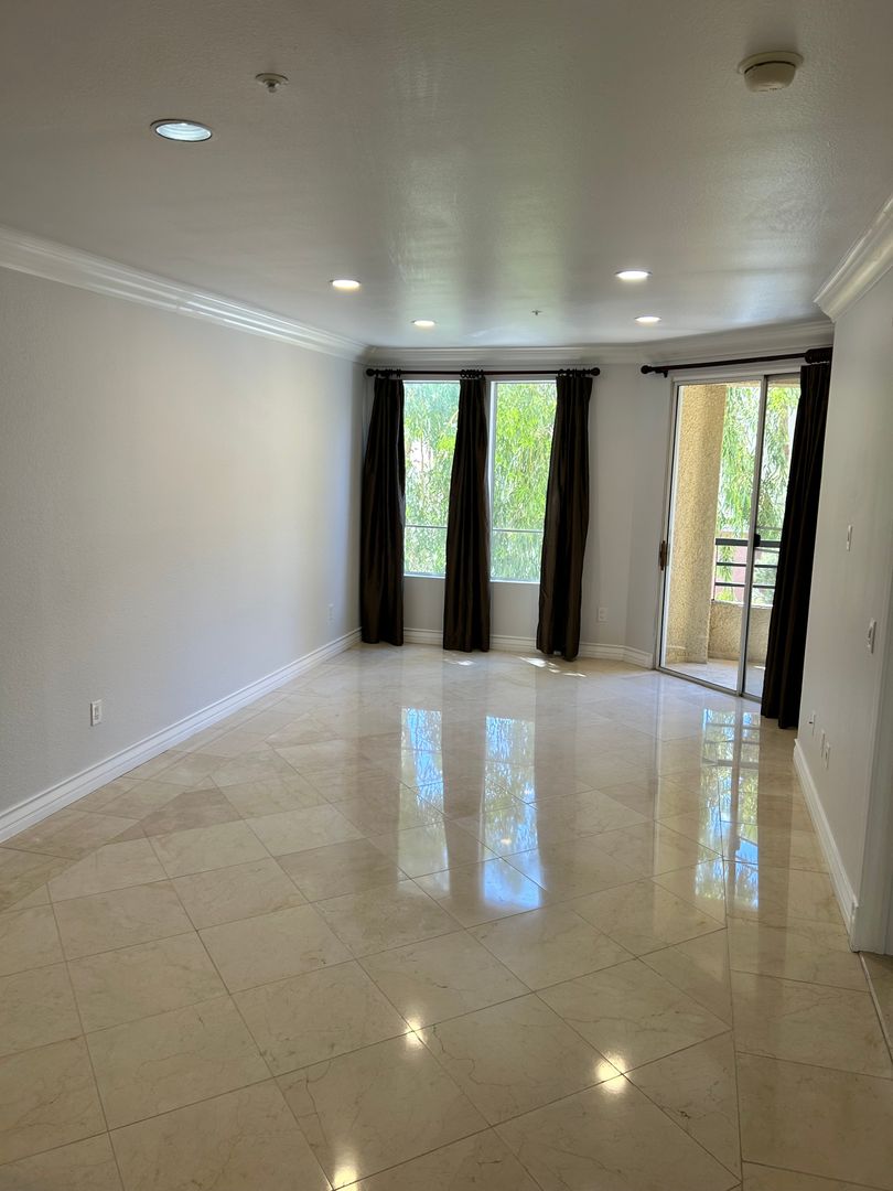 Las Vegas Condo: 270 E. Flamingo Road, #205