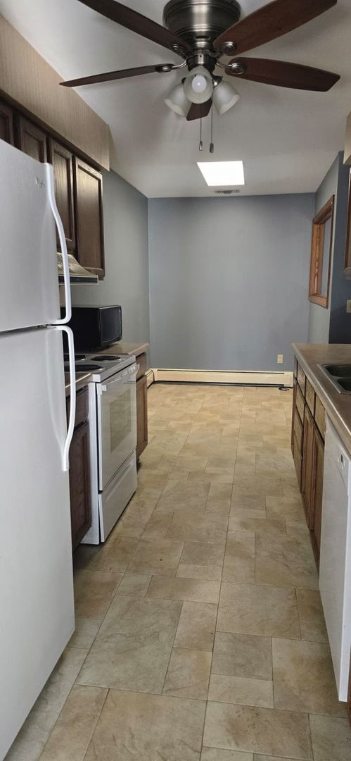 Chenoa House: 31373 Burt Ct