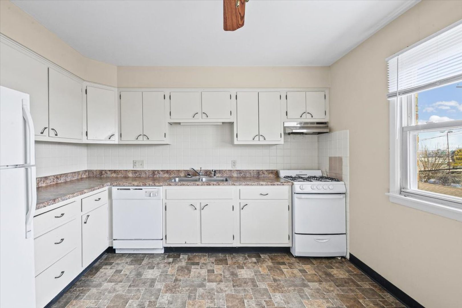 Bloomington Apartment: 309-311 Robinhood