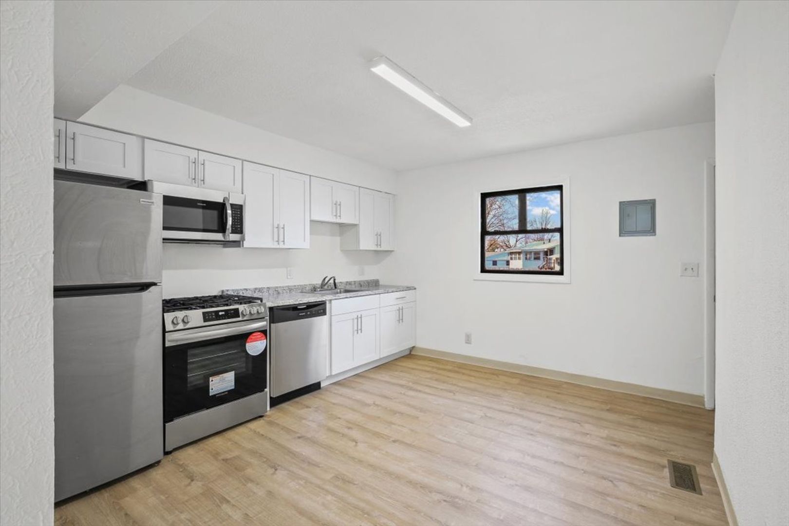 Bloomington Apartment: 2010 East Empire St