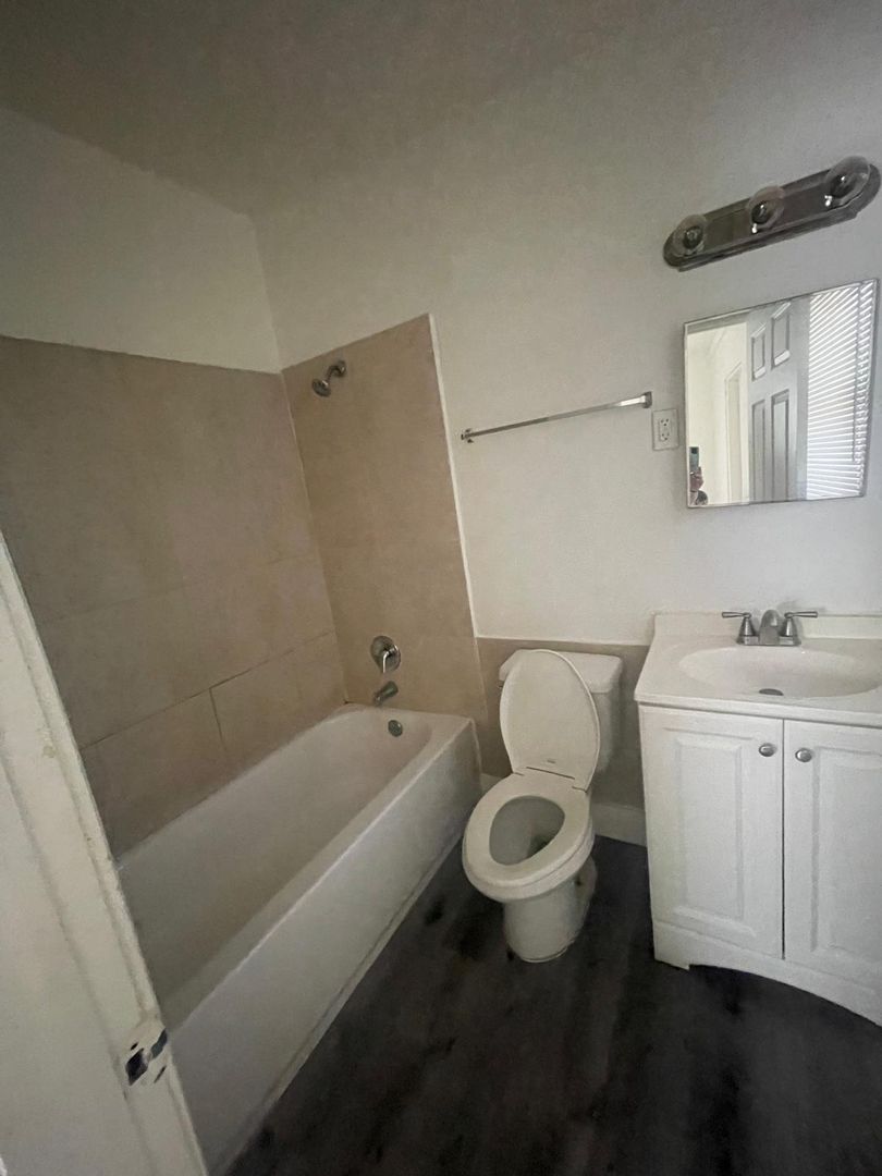 Boynton Beach Apartment: 320 NE 13th Ave