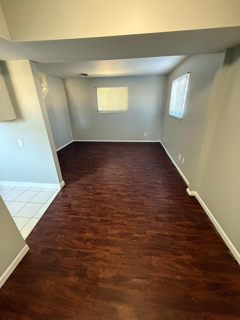 Normal Apartment: 901 Market