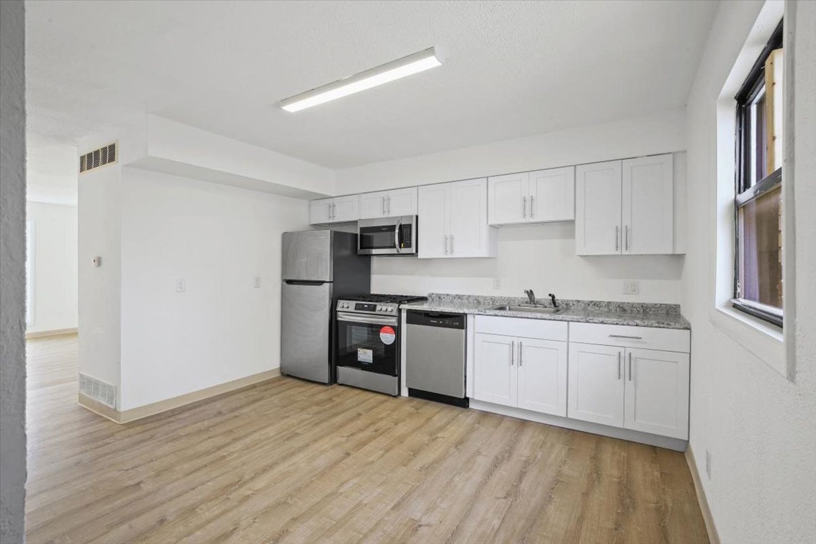 Bloomington Apartment: 2010 East Empire St