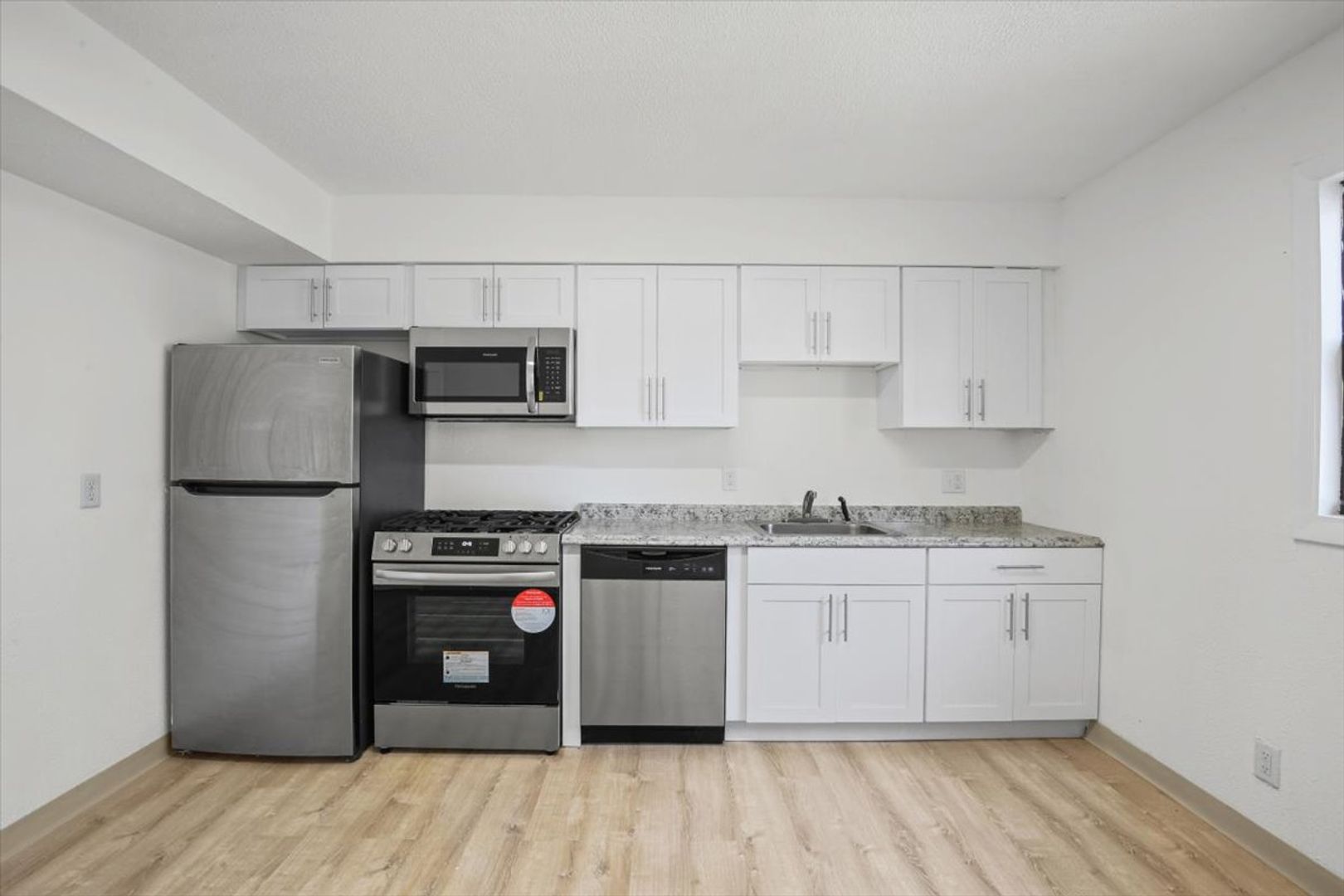 Bloomington Apartment: 2010 East Empire St