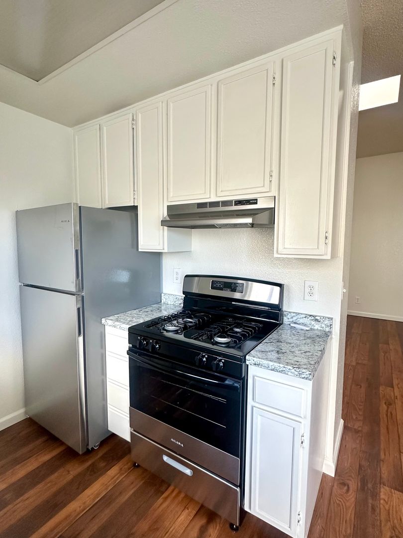 San Diego Apartment: 3175 Cauby St.