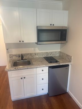 Studio Available NOW in Point Loma! – photo 1