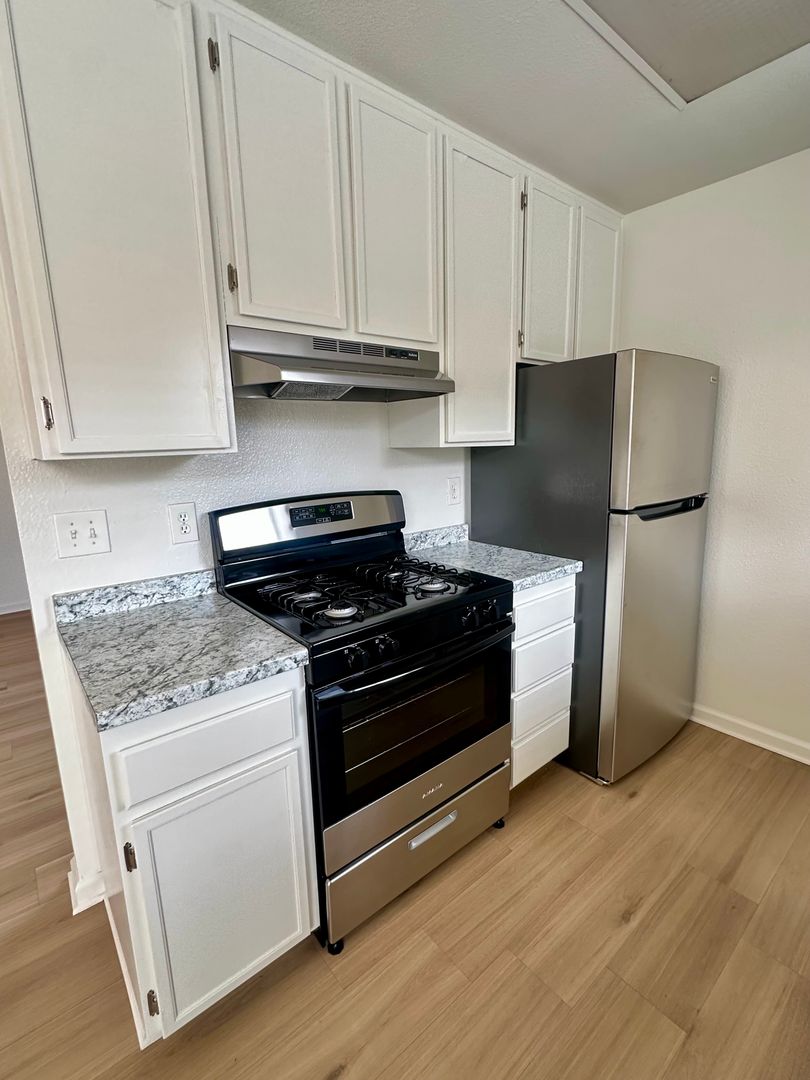 San Diego Apartment: 3175 Cauby St.