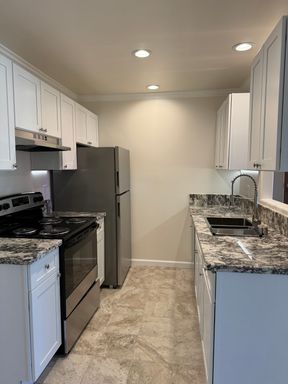 Newly Renovated 1 Bed 1 Bath! – photo 1