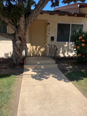 Cozy 1 bedroom cottage w/ washer/dryer, A/C and huge balcony! – photo 1