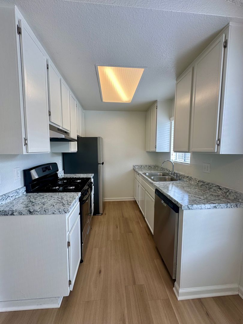 San Diego Apartment: 3175 Cauby St.