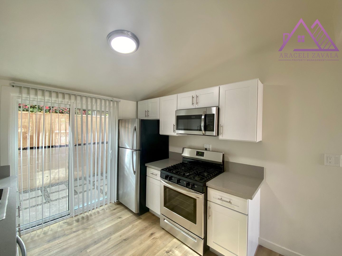 Vista Apartment: 130 Eaton Way