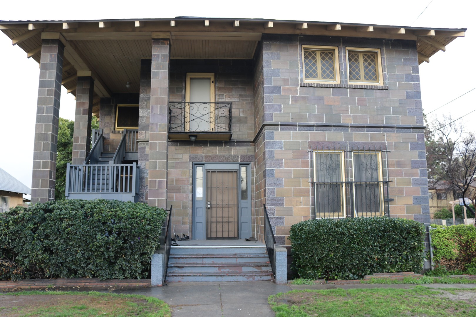 San Bernardino House: 649 West 8Th street   - B