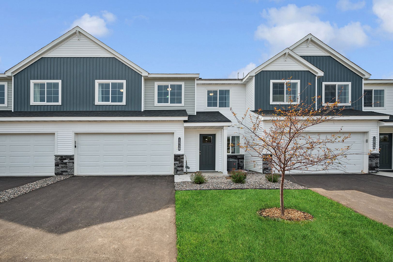 Monticello House: 8855 Riverstone Ave