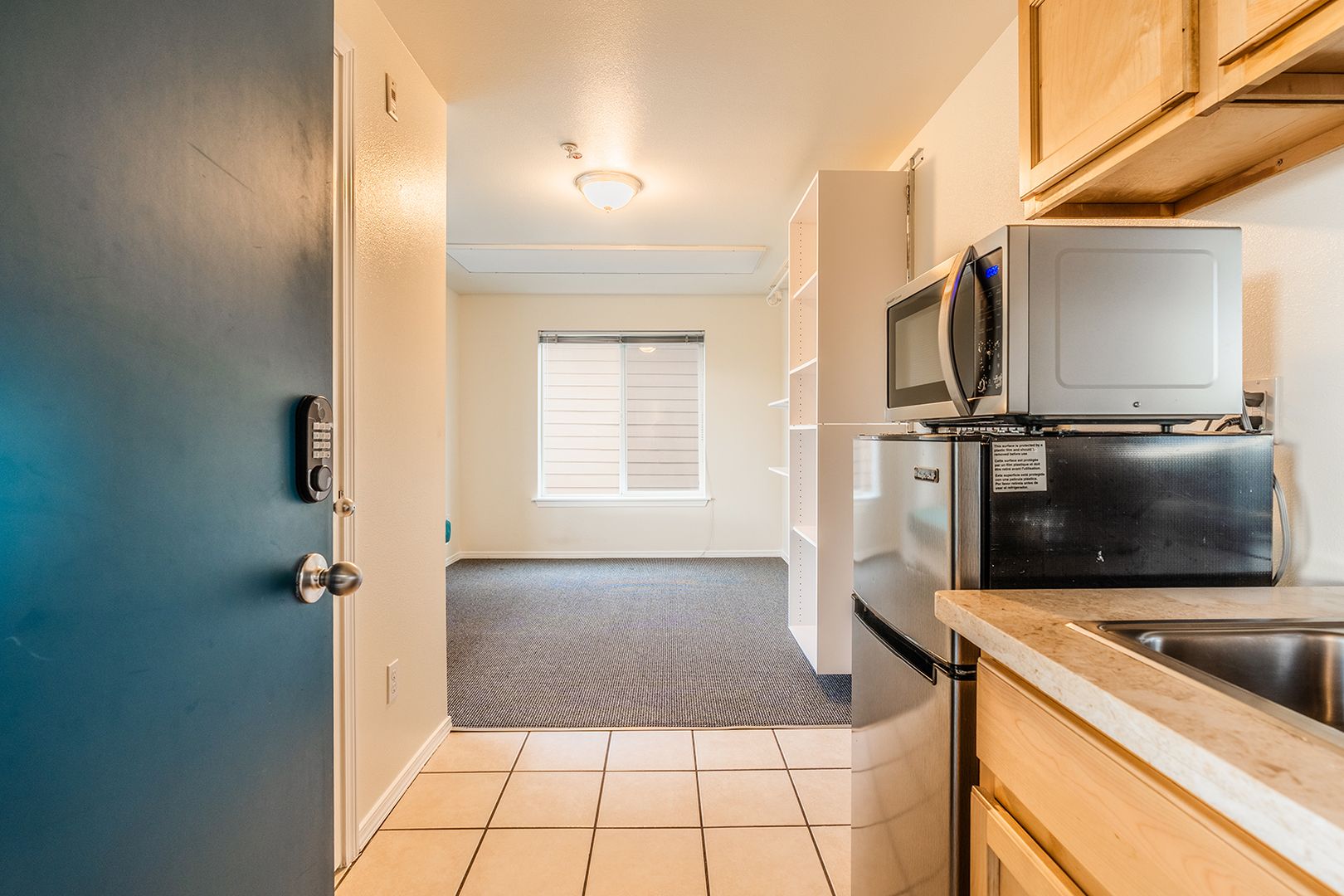 Seattle Apartment: 310 17th Ave S