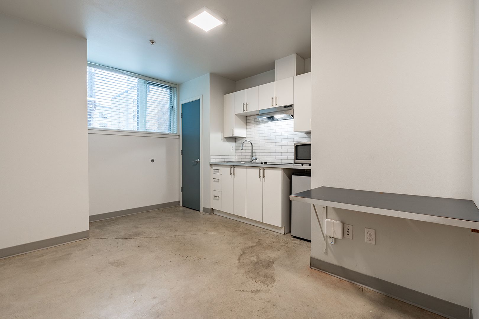 Seattle Apartment: 220 10th Ave