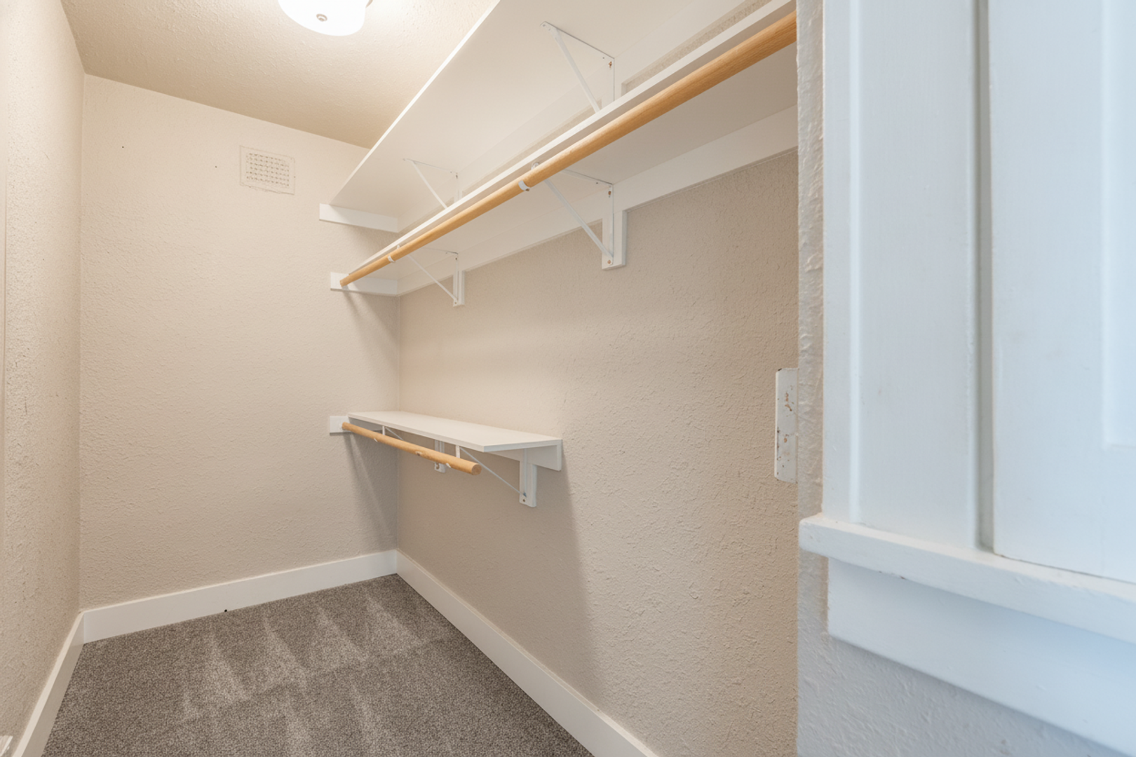 Granada Apartments 9 of 10