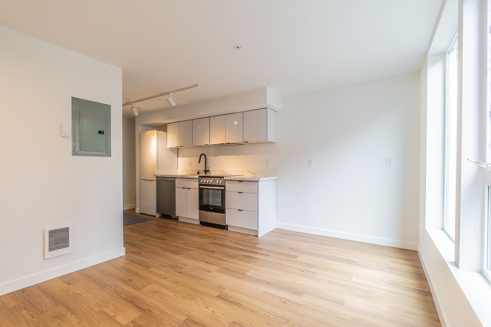 Seattle Apartment: 1531 18th Ave S