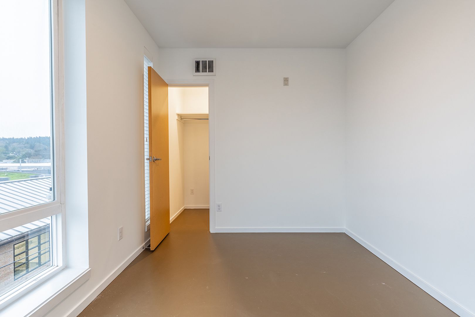 Seattle Apartment: 2651 NW 56th St
