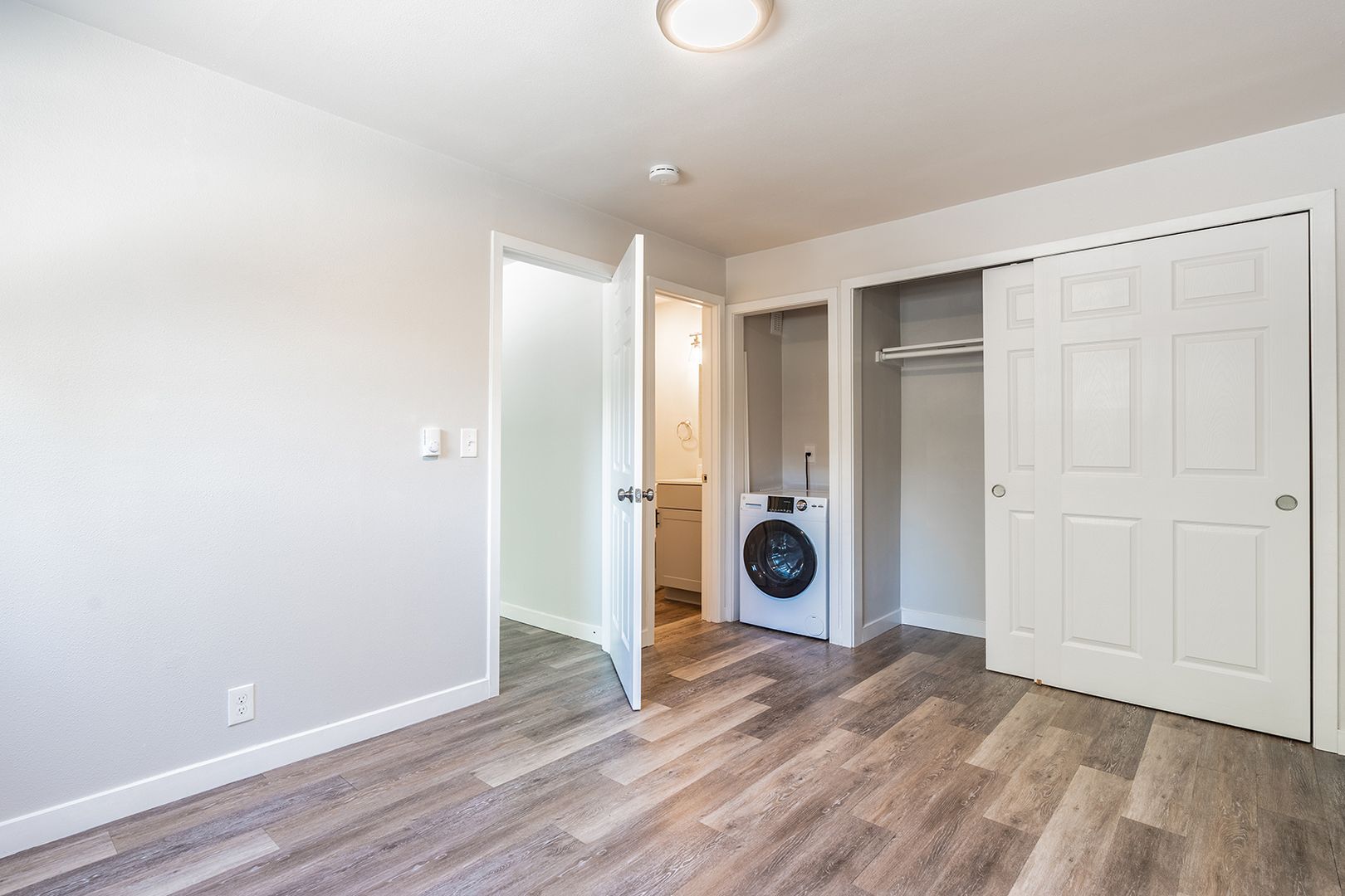 Laundry room at Eleanor Apartments (1 of 2)