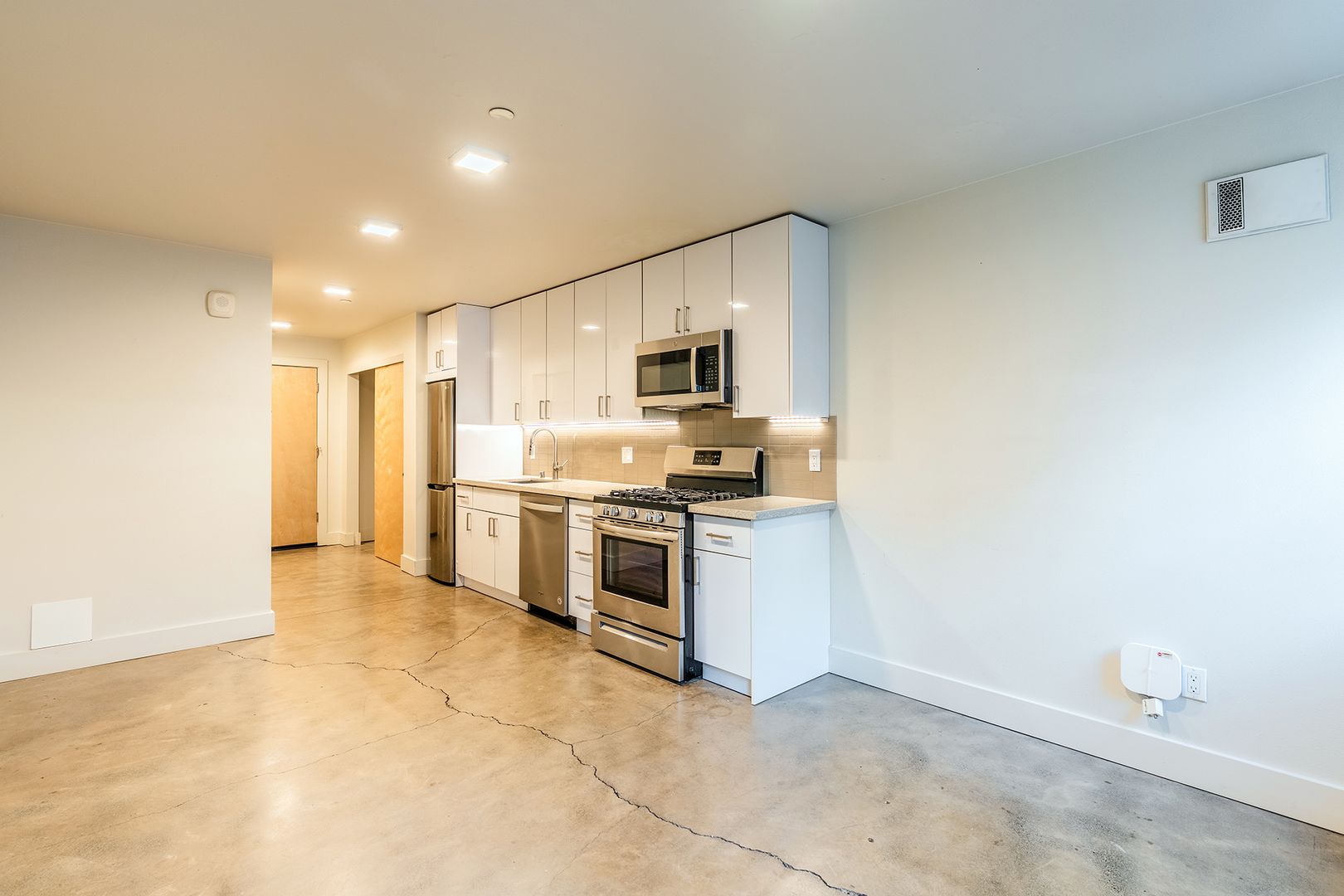 Seattle Apartment: 423 Terry Ave