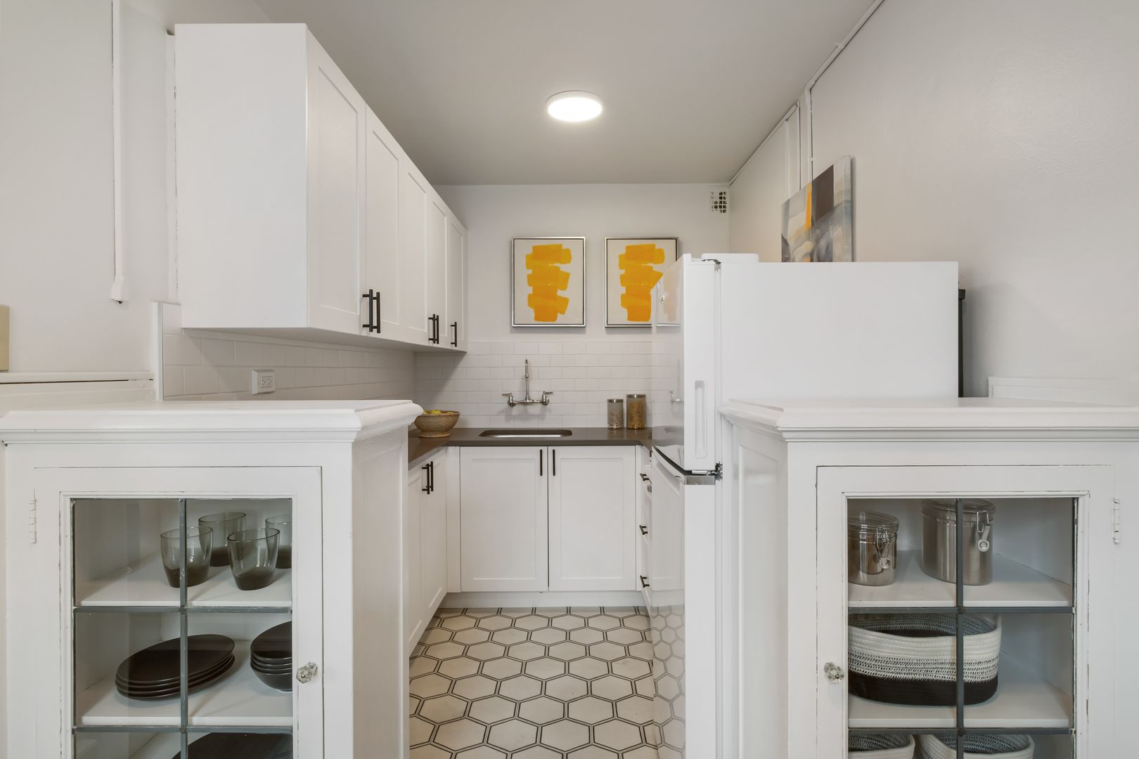 Seattle Apartment: 1305 NE 43rd St