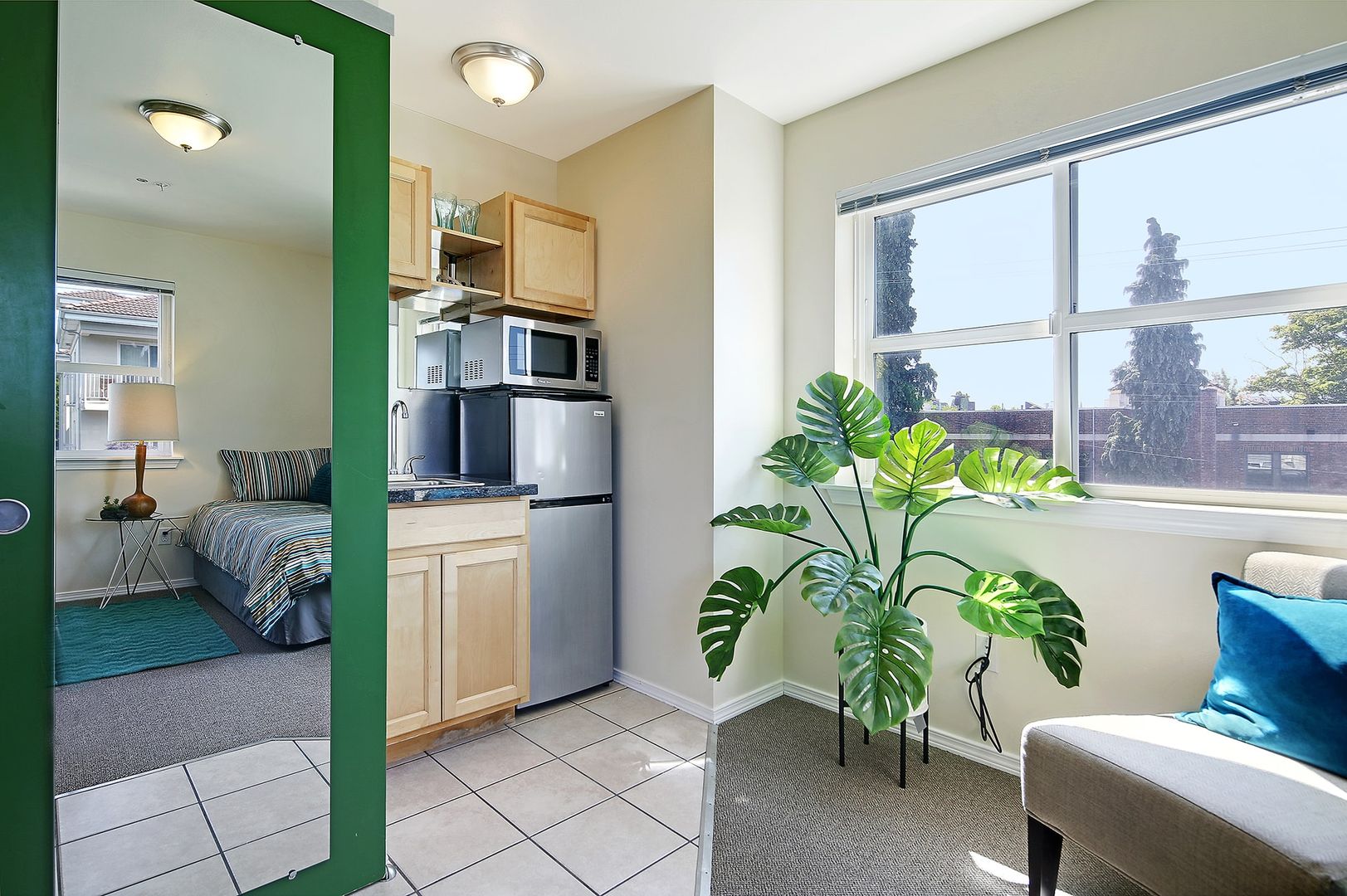 Seattle Apartment: 4524 7th Ave NE