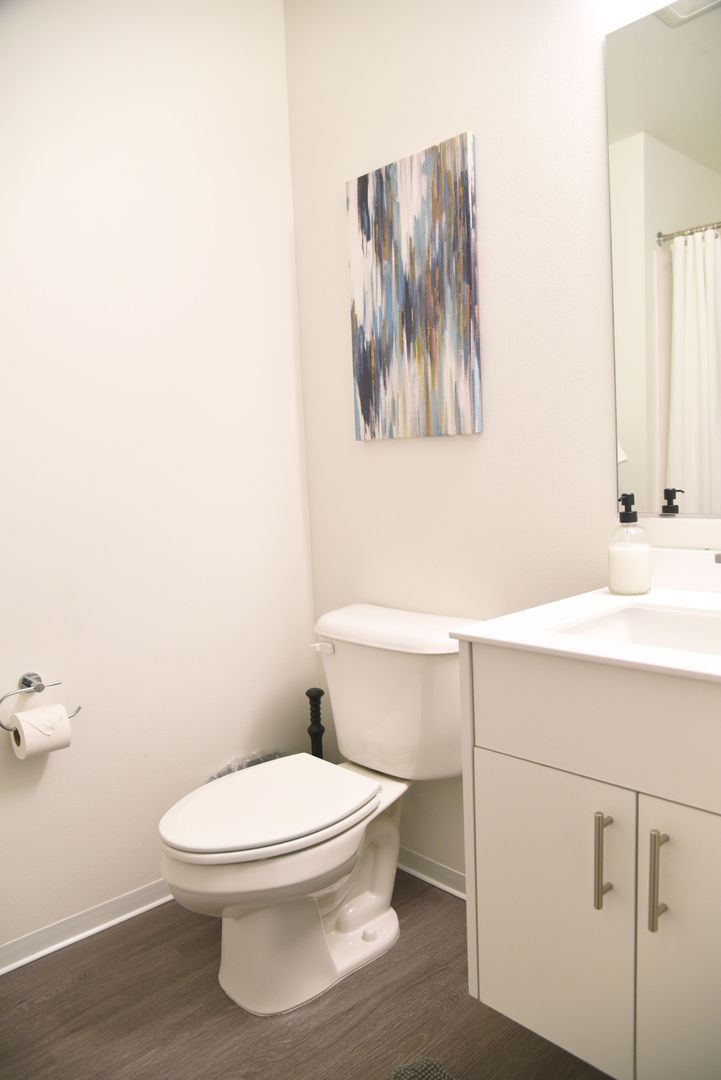 Portland Apartment: 1611 NW Marshall St