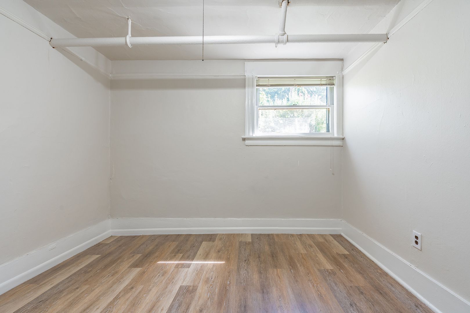 Seattle Apartment: 1625 E Madison St
