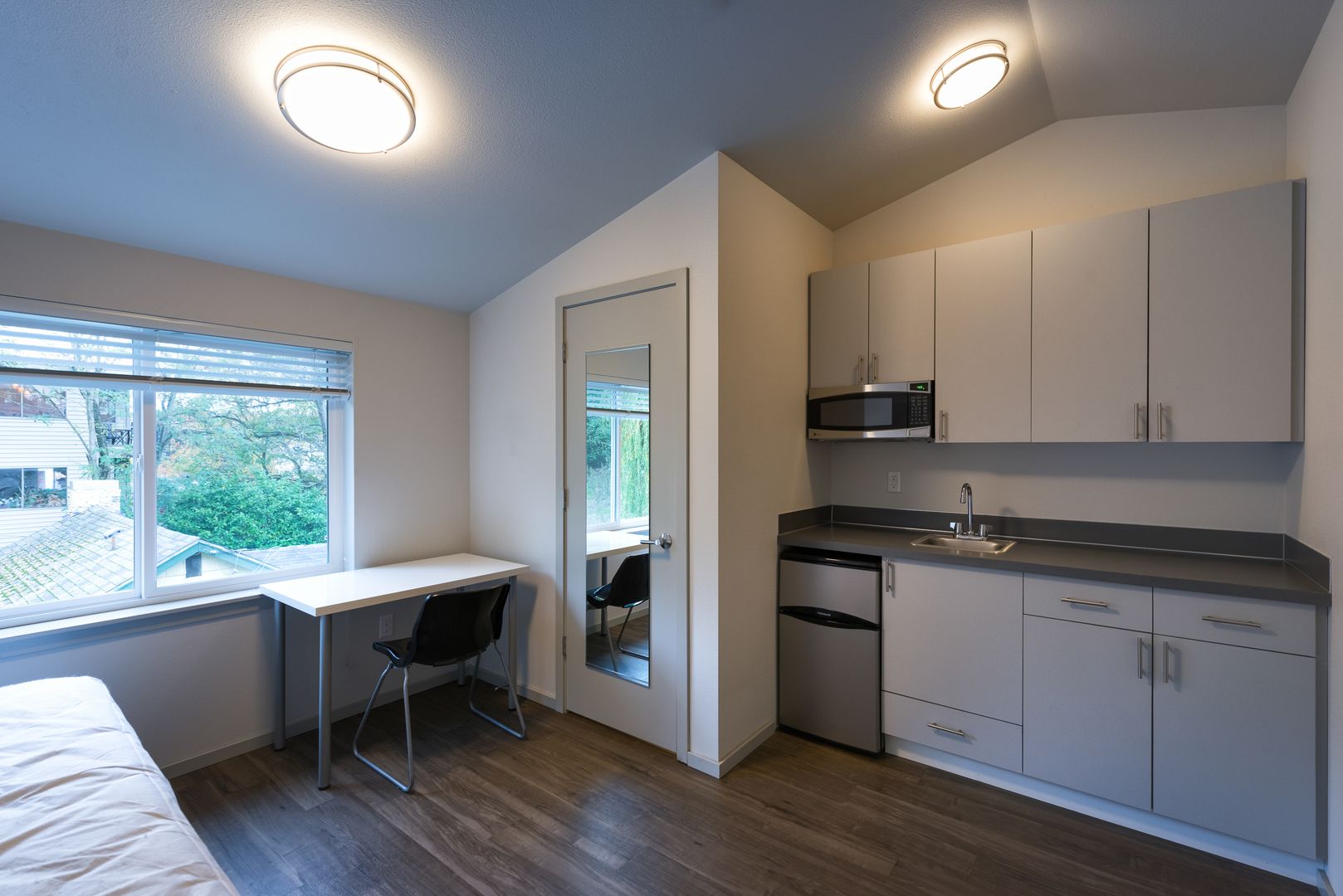 Seattle Apartment: 4548 Delridge Way SW