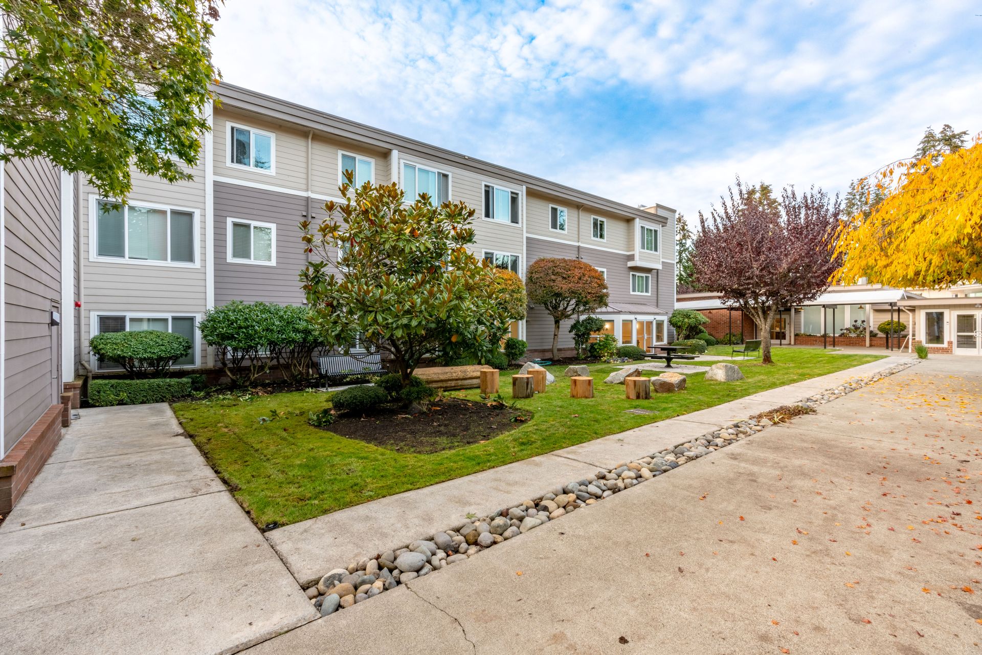 Crossroads Garden Apartments 10 of 12
