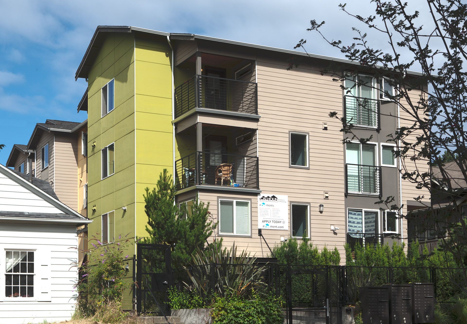 Seattle Apartment: 4309 7th Ave NE