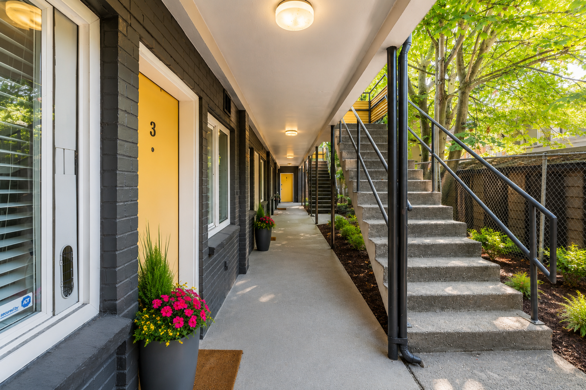 Eleanor Apartments 2 of 12