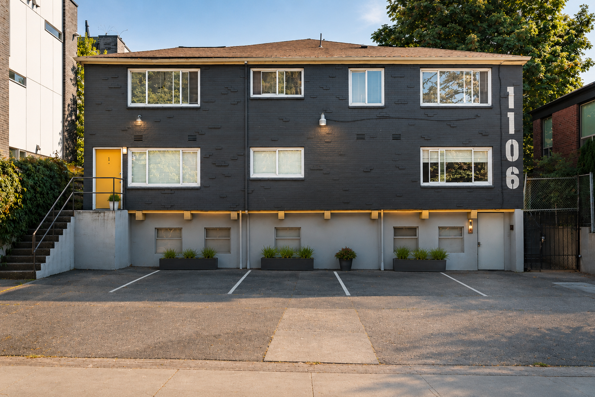 Eleanor Apartments 6 of 12