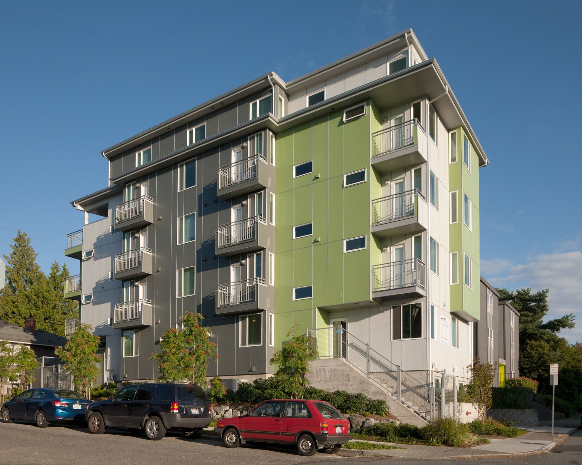 Seattle Apartment: 5528 15th Ave NE