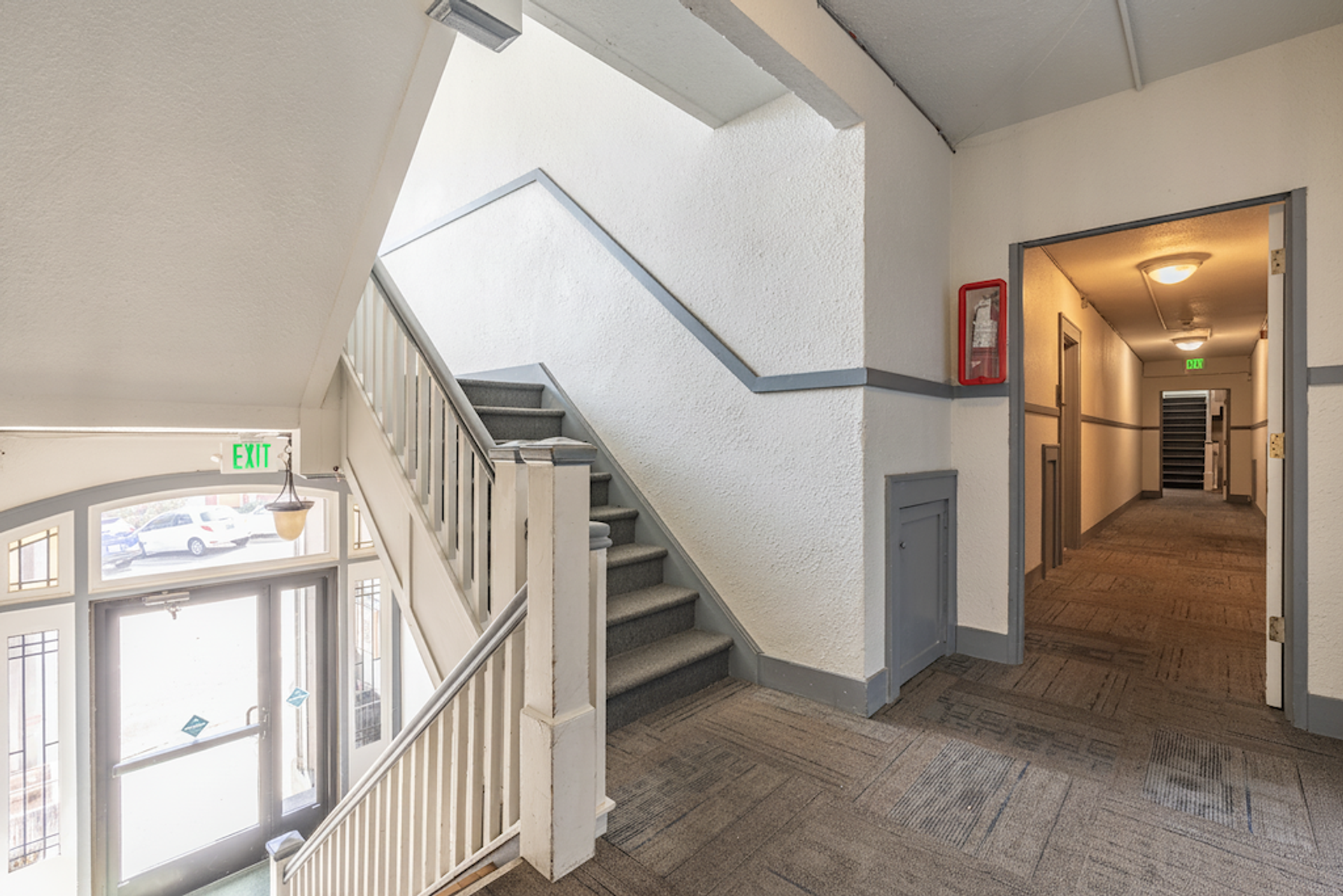 Granada Apartments 4 of 12