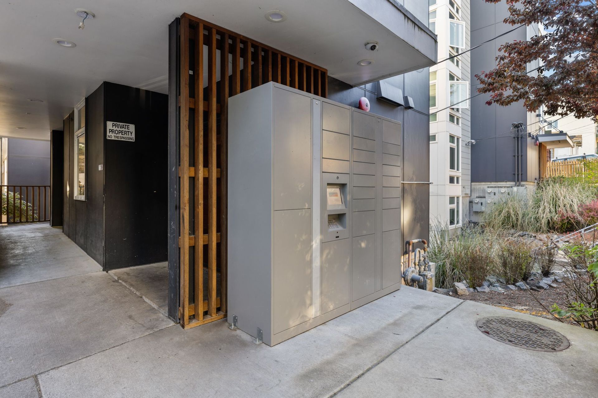 Seattle Apartment: 8727 Phinney Avenue North