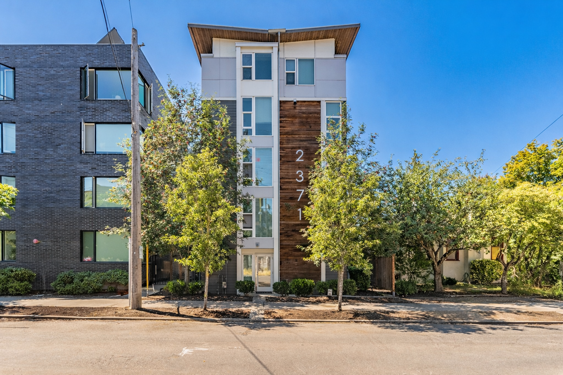 Seattle Apartment: 2371 Franklin Ave E